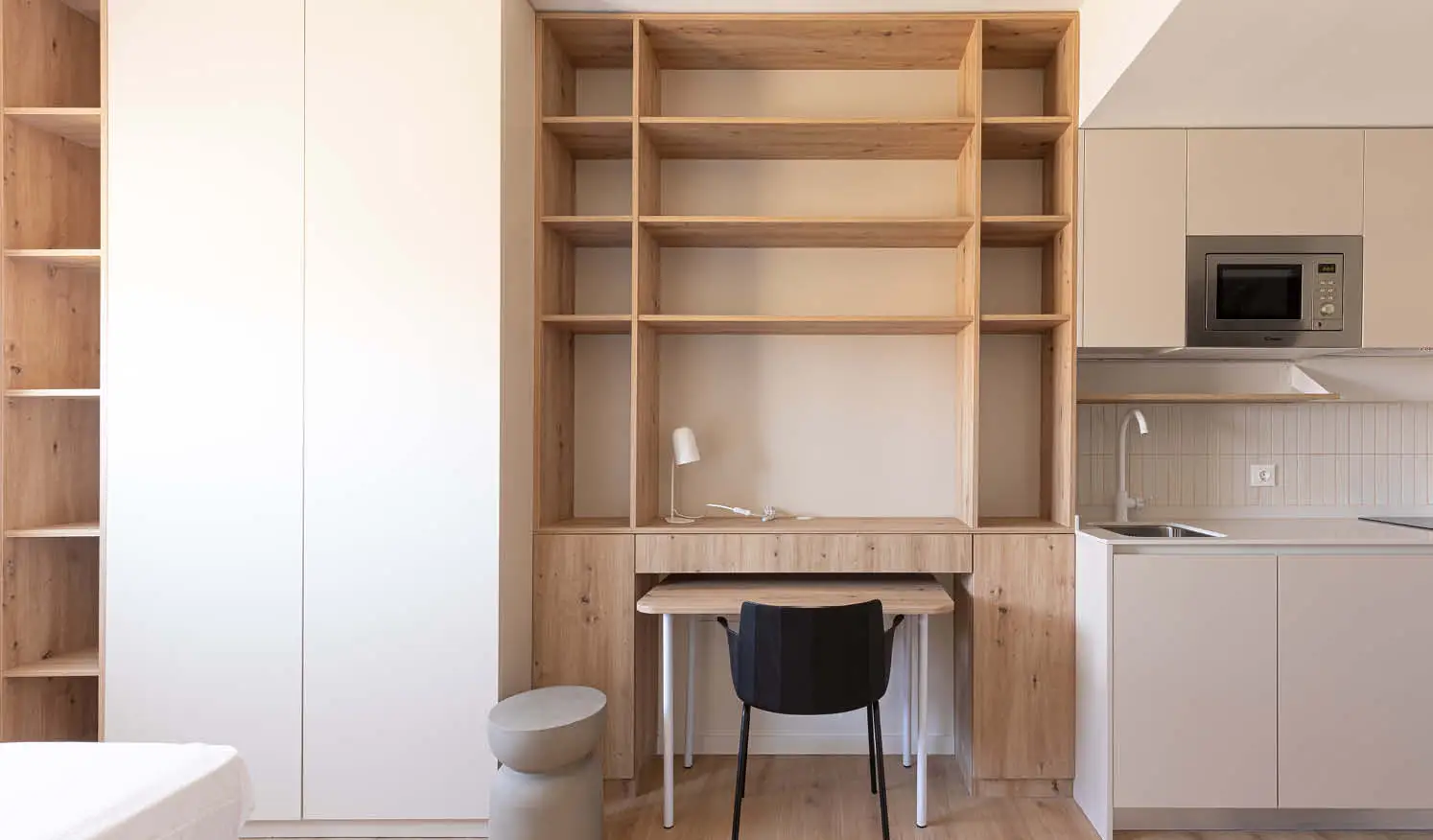 Mobiliario para habitación de apartamento flexible en Madrid