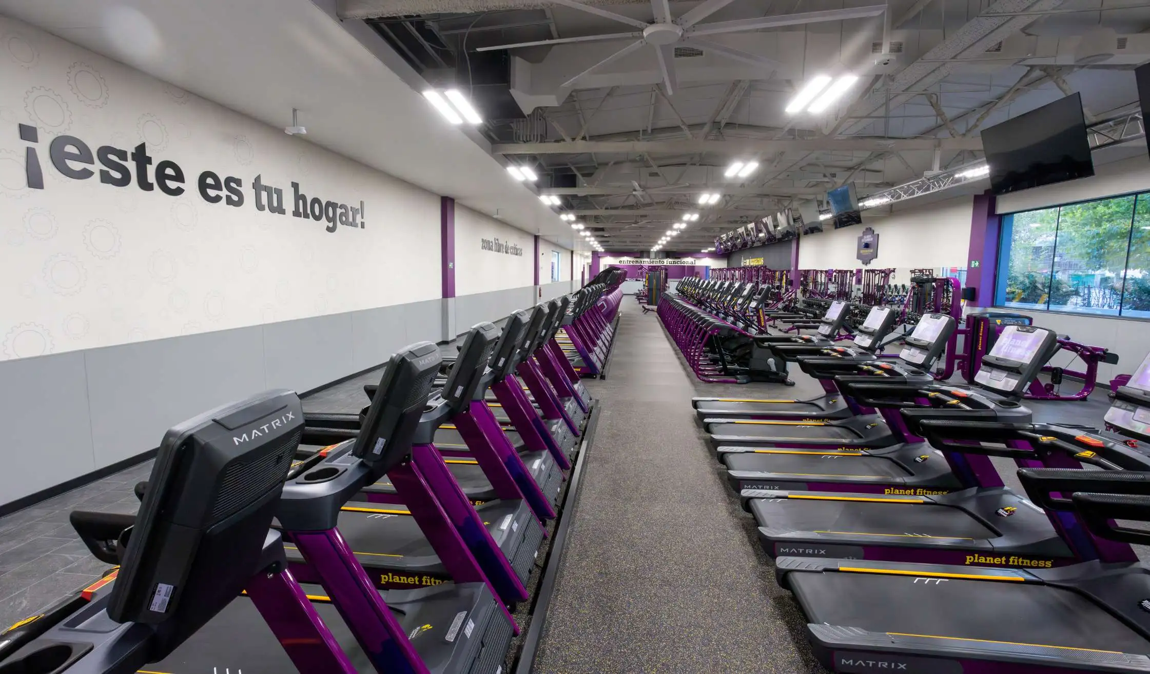 Gran espacio de entrenamiento en reforma de gimnasio en Fuenlabrada