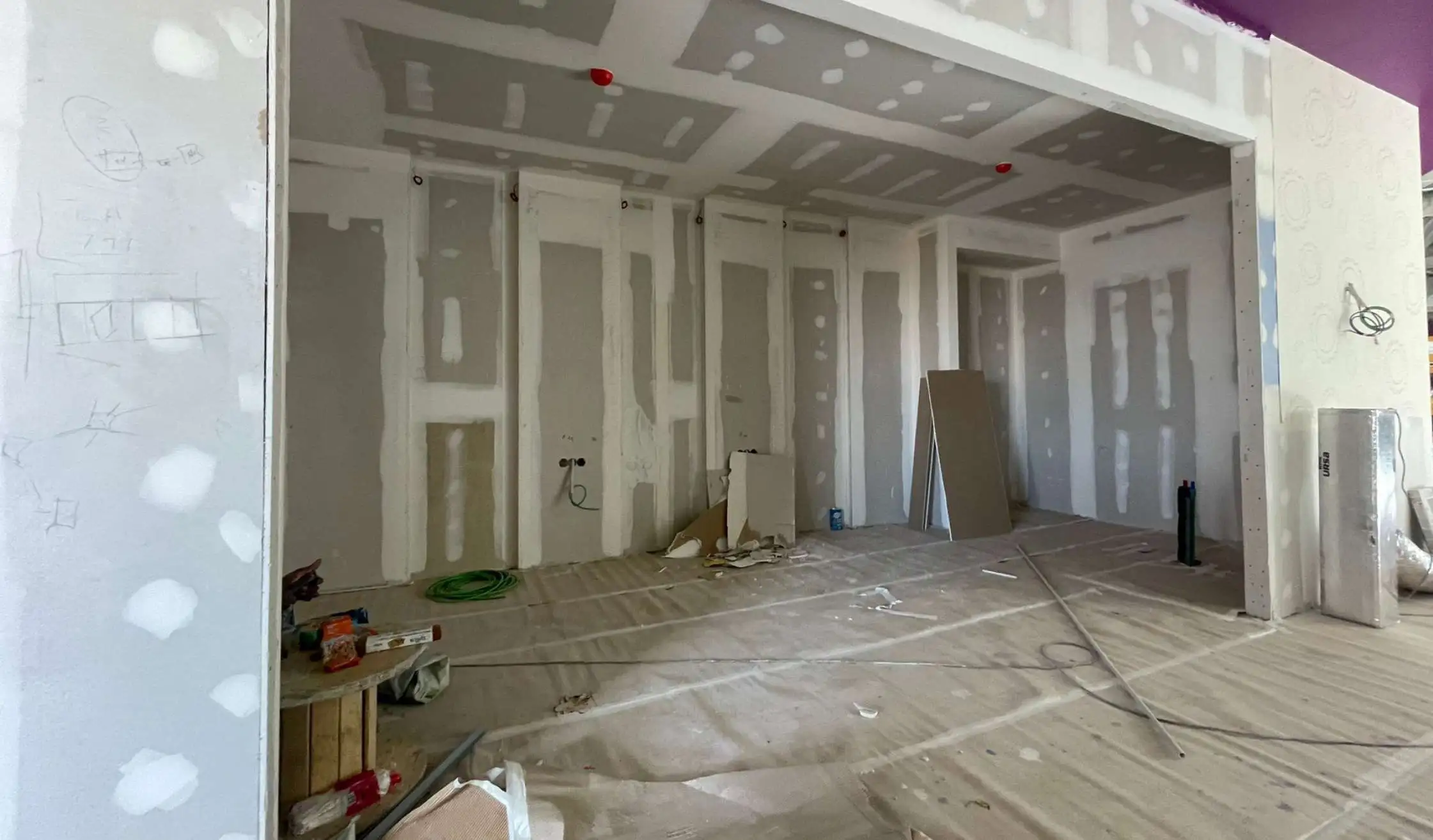 Ejecución, obra y construcción de proyecto de gimnasio