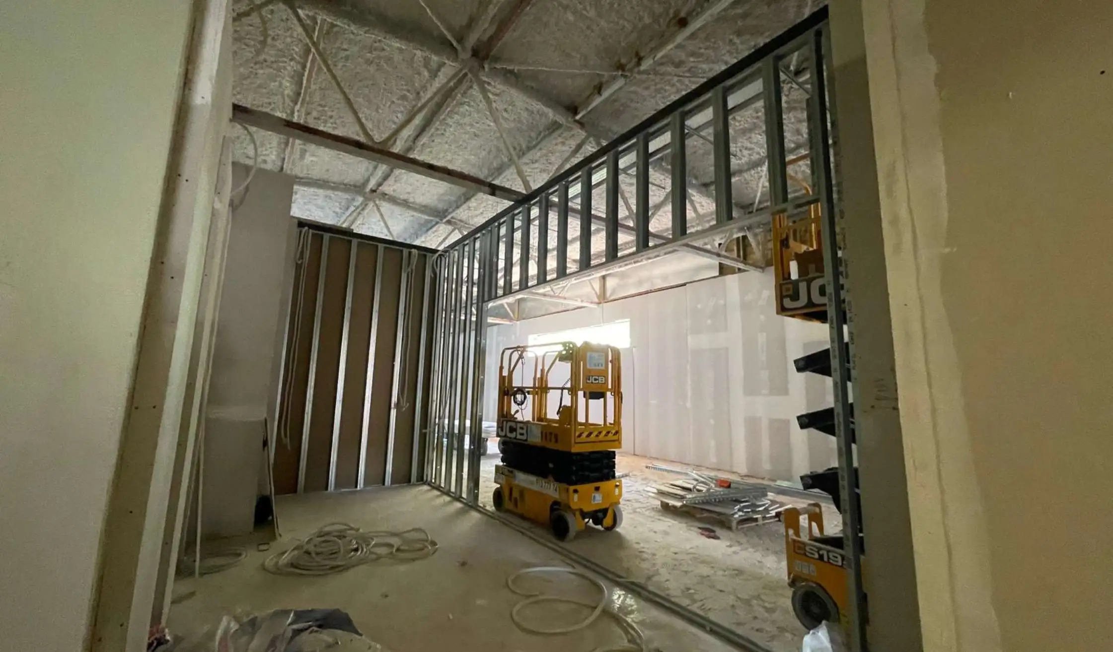 Ejecución del proceso de obra en proyecto de transformación de gimnasio