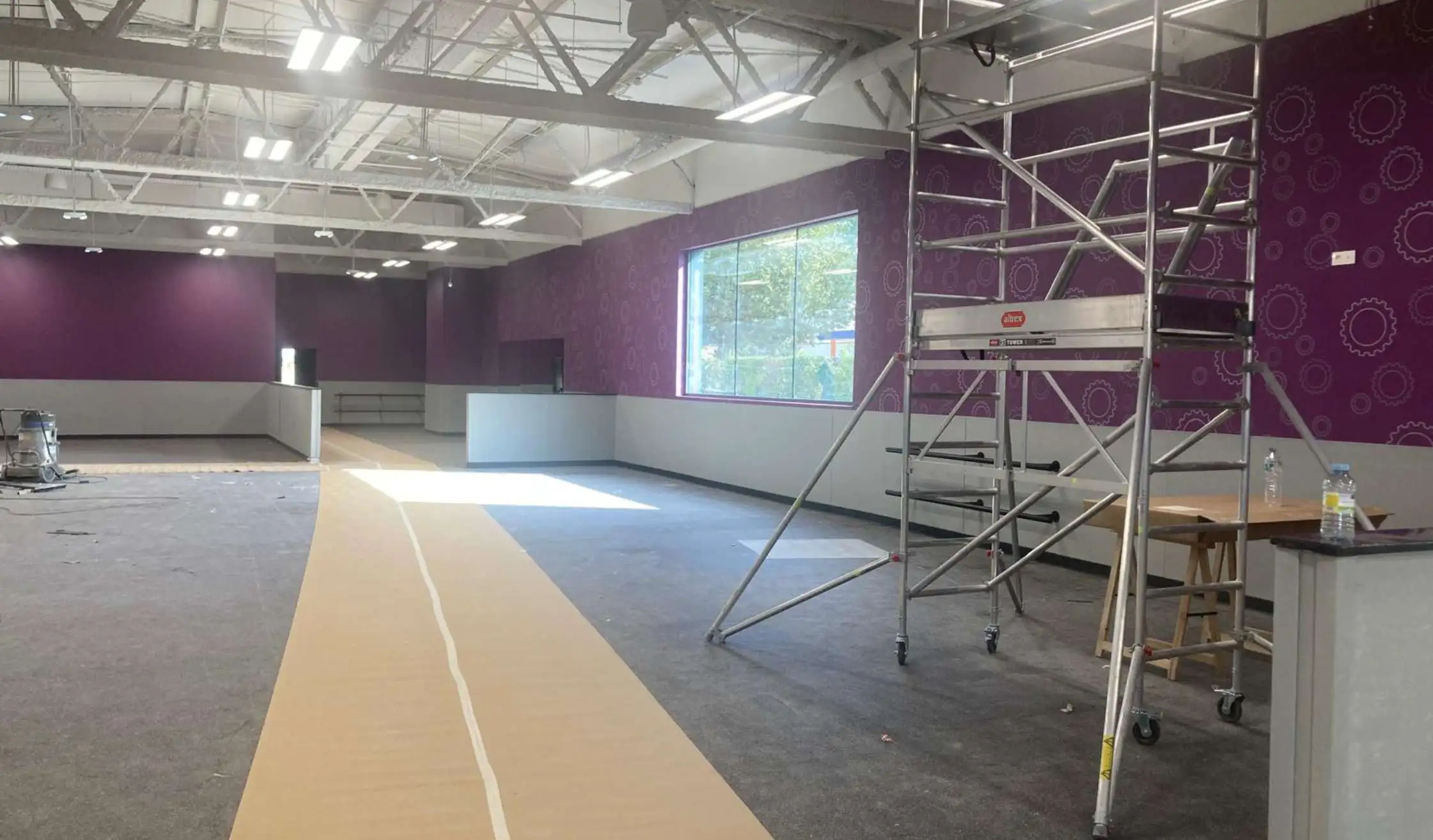 Trabajos de tabiquería, estructura y demolición en gimnasio en Madrid