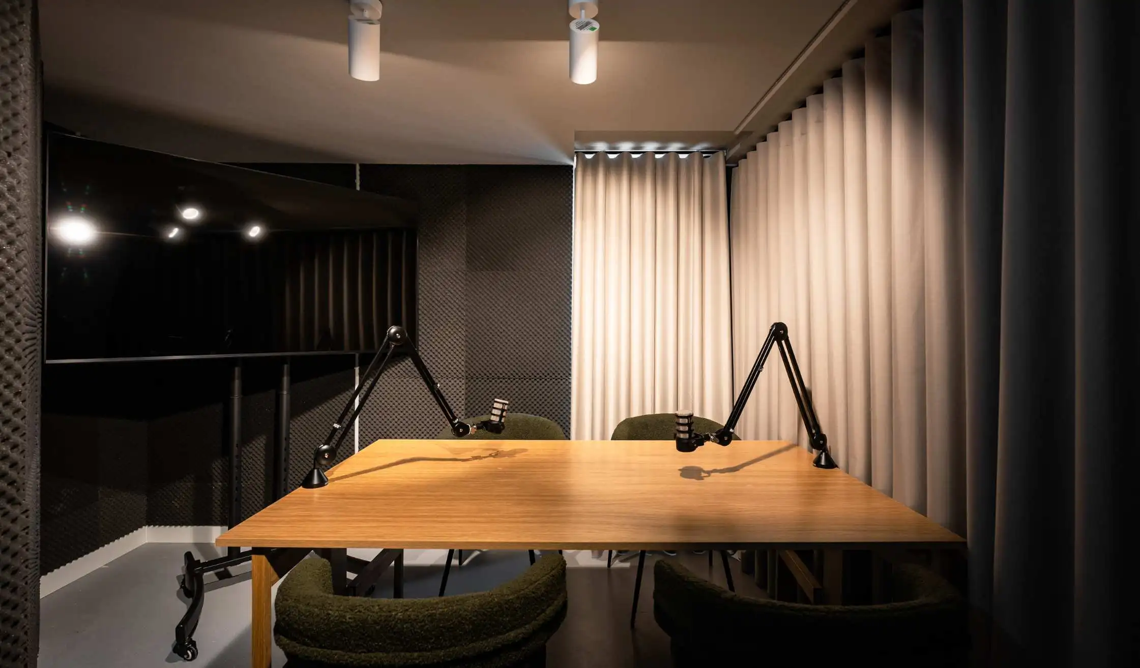 Sala de streaming en espacio de oficinas flexibles Coworking