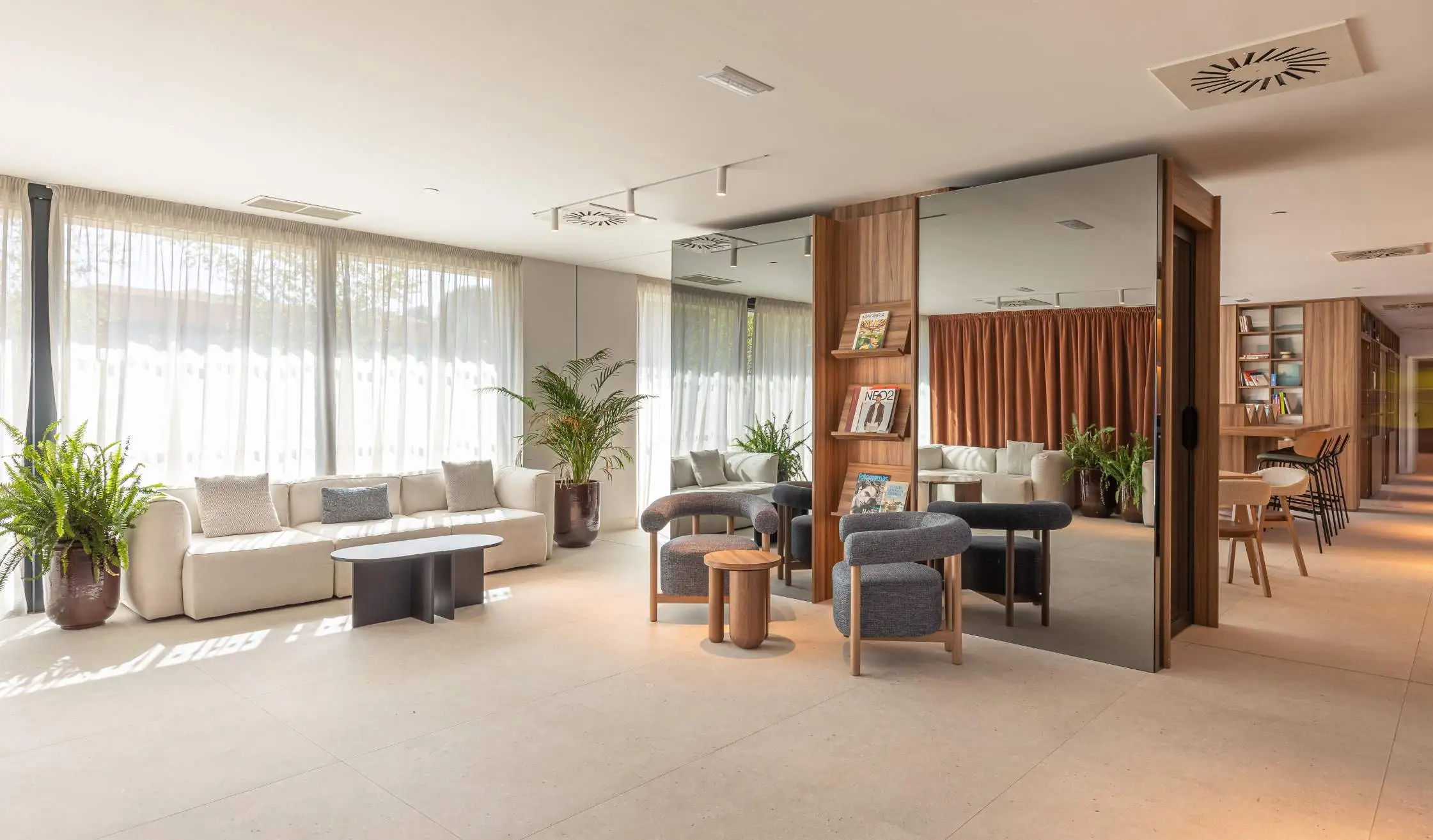 Espacio común con mobiliario seleccionado en espacio Flex Living