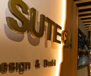 Detalle de stand de Sutega en interihotel Barcelona con iluminación indirecta