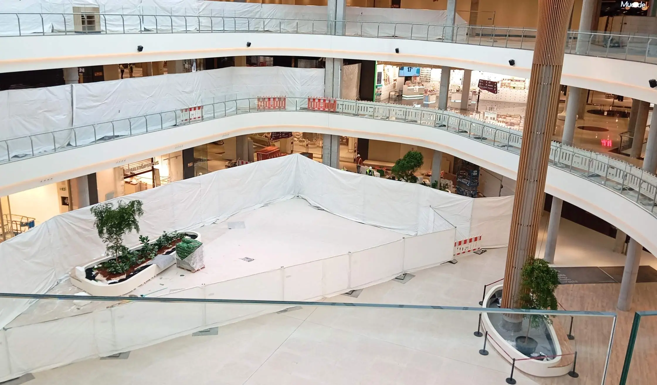 Proceso de obra en centro comercial