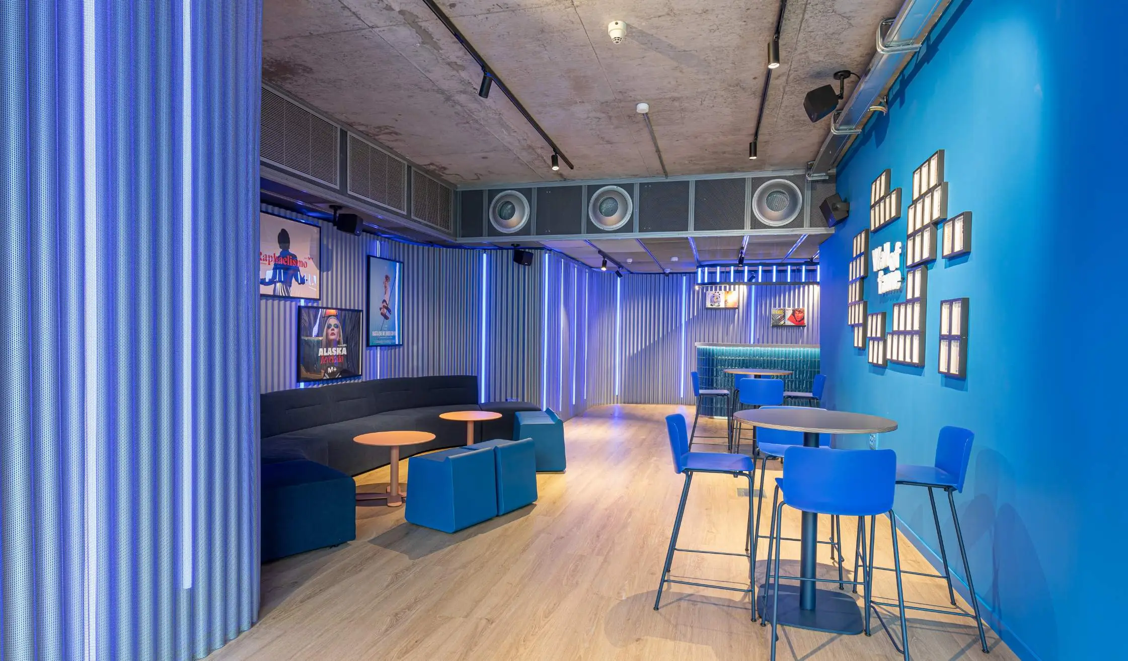 Zona de hostelería de recinto de conciertos en Madrid